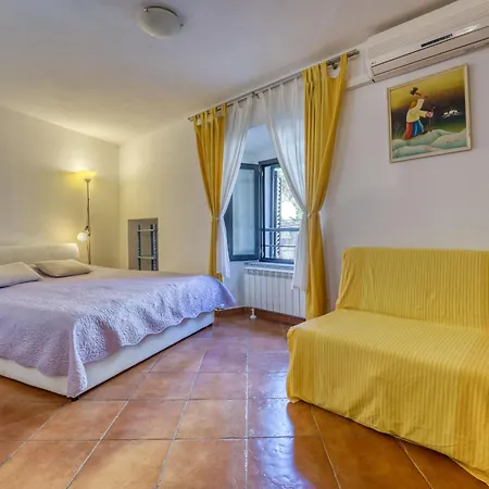 Lovrano-1 By Interhome Apartman