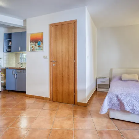 Lovrano-1 By Interhome * Lovran